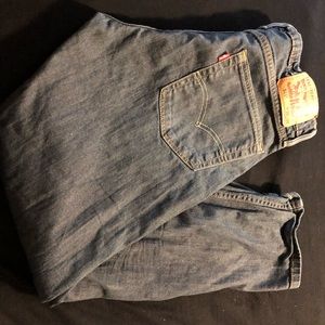 36x29 Levi’s